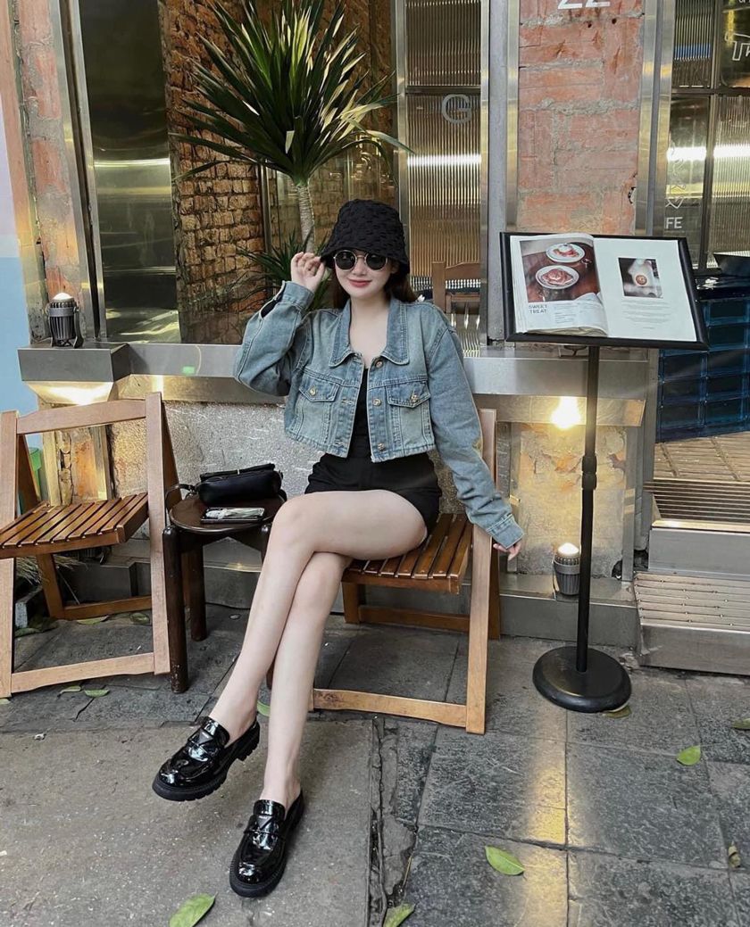 Phối đồ cá tính với áo khoác jean