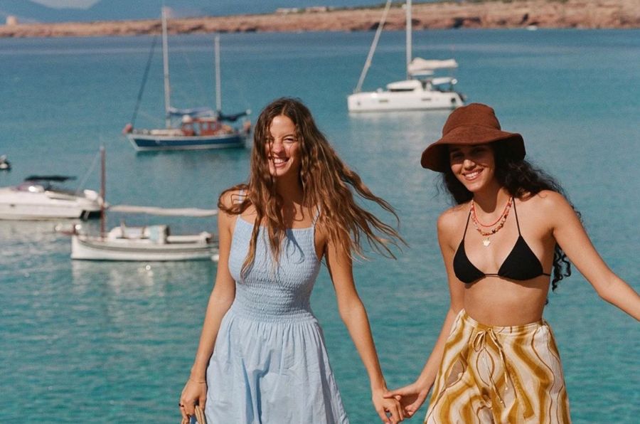 Outfit là gì? Khám phá những outfit rất thịnh hành hiện nay