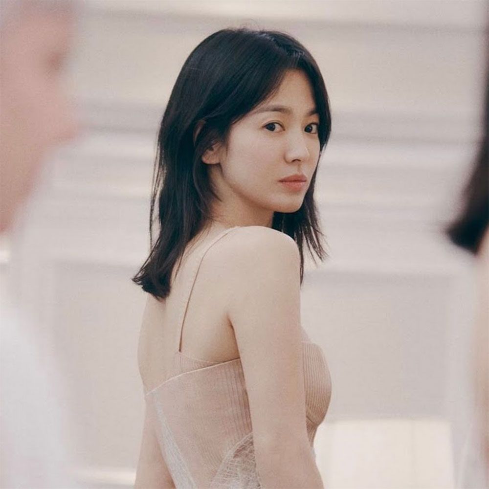 4 kiểu tóc ngang vai cho phụ nữ trên 40 tuổi thăng hạng nhan sắc - 1