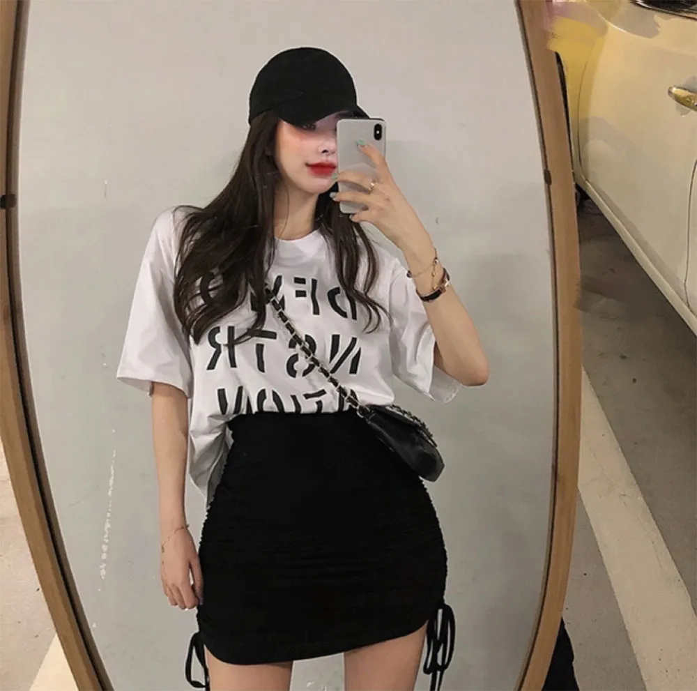 5 kiểu áo trẻ trung, thanh lịch mà chị em ngoài 30 nên có trong tủ đồ