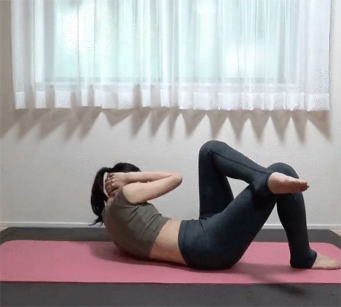 7 động tác tập tại nhà giúp chị em cải thiện vòng eo thon gọn, thẳng đuột - 6