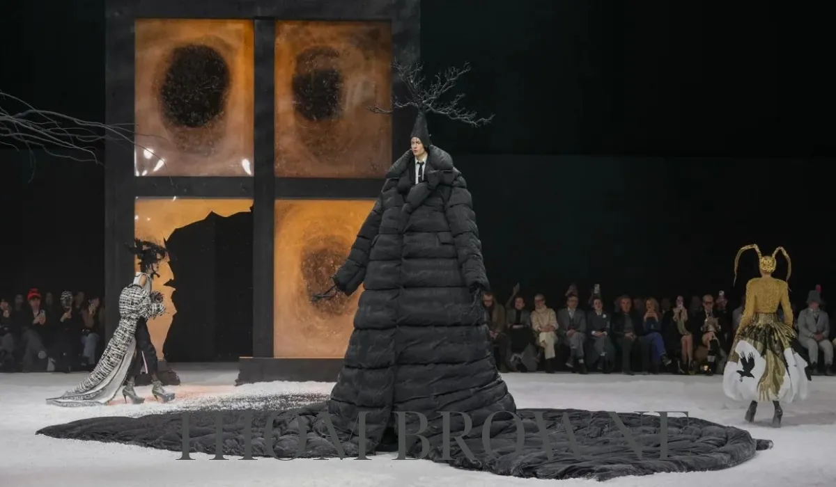 BST thời trang Thom Browne thu đông 2025 mang đậm phong cách cõi hoang địa