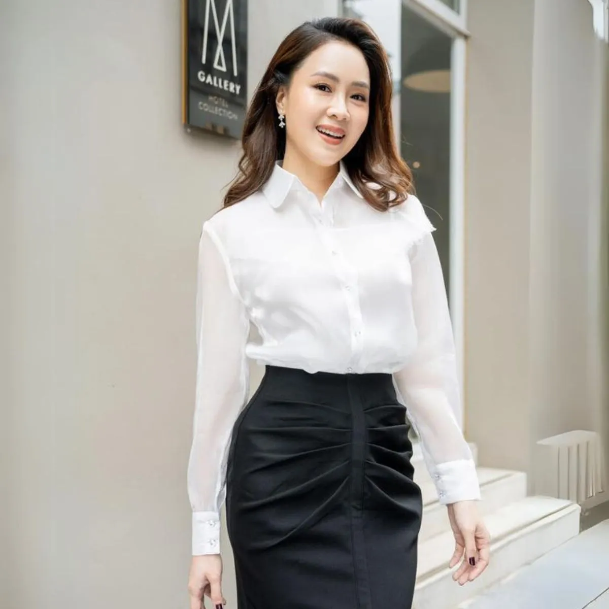 Cách diện áo sơ mi trắng như các nữ diễn viên VTV