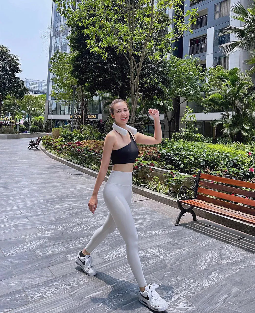 Cách Huyền Lizzie giữ dáng: Gương mặt đến body 