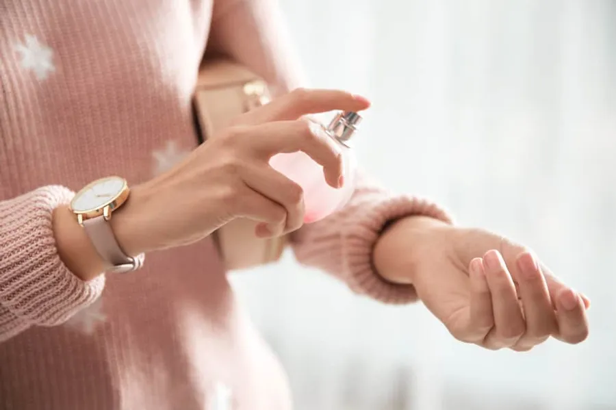 Có nên mua nước hoa si không? Mua ở đâu uy tín và giá tốt?