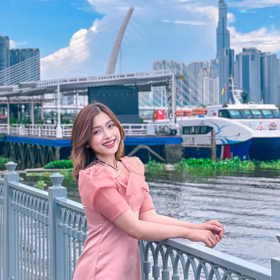 Phố đi bộ Nguyễn Huệ - Địa điểm vui chơi hấp dẫn ngày 8/3