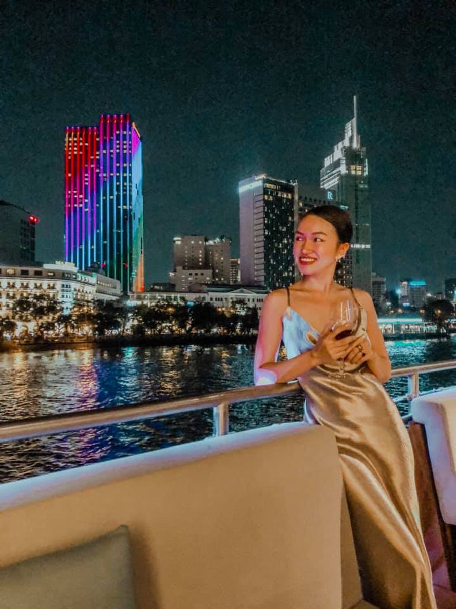 Ăn tối trên du thuyền sông Sài Gòn