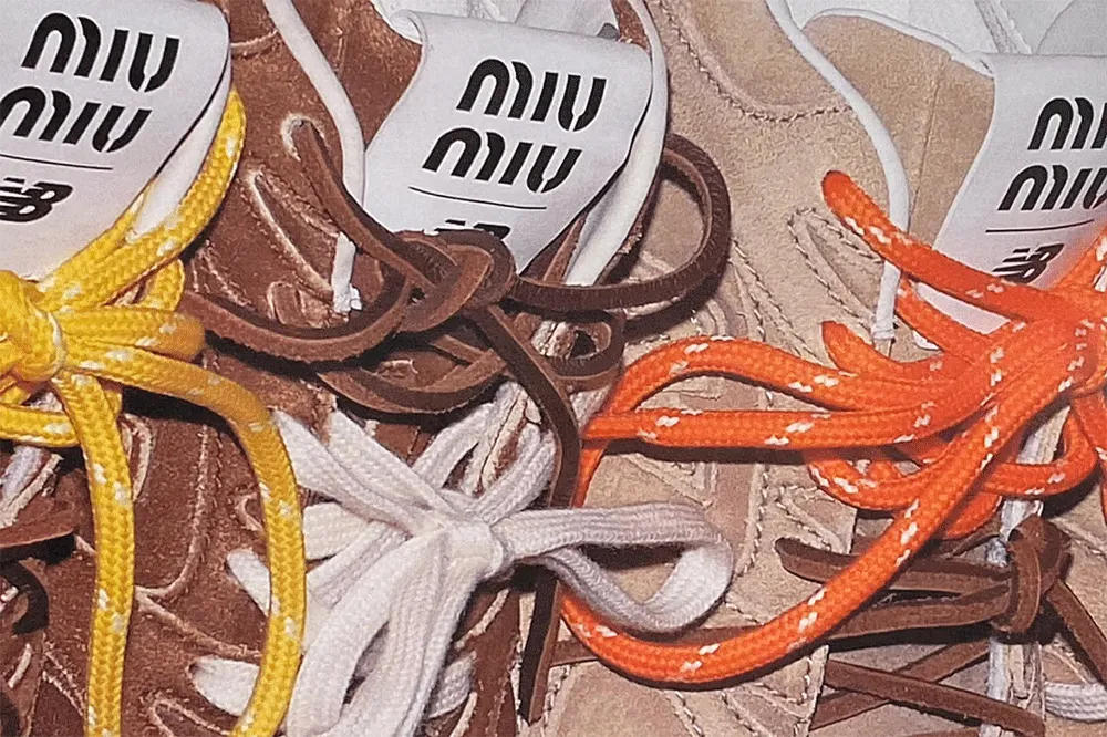 Đôi sneaker Miu Miu x New Balance 530 SL siêu xinh, sold out liên tục - 2