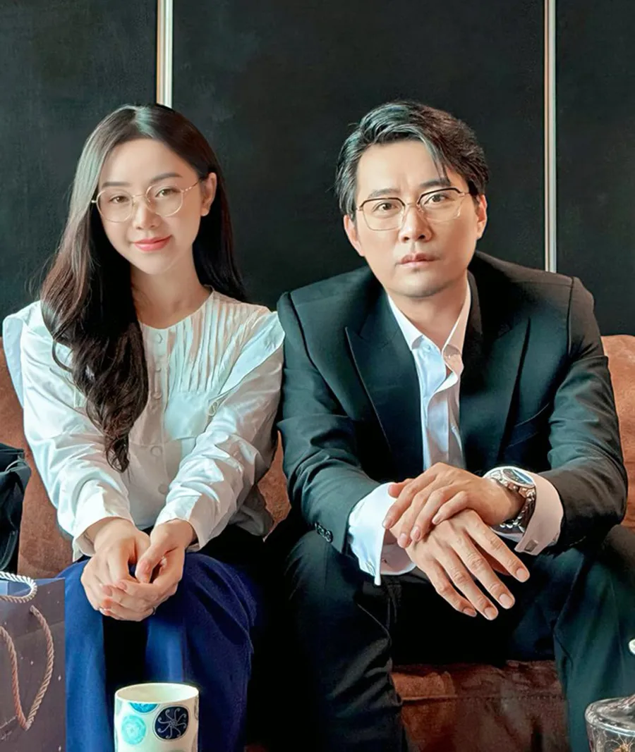 Học Quỳnh Kool mặc áo sơ mi trẻ trung và thanh lịch từ trong phim ra ngoài đời