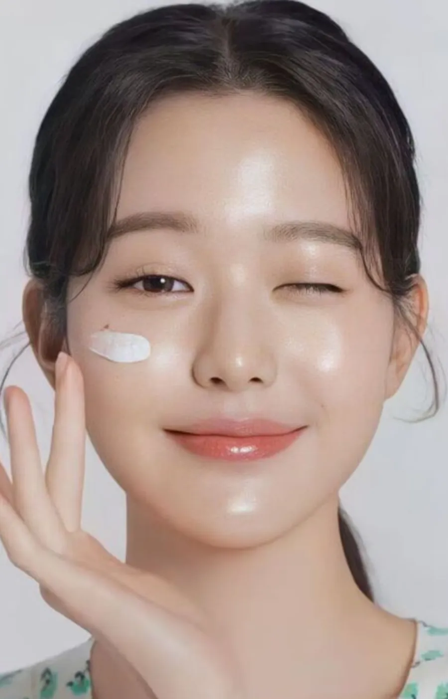 Lưu ý 5 điều này để dùng kem chống nắng ngừa sạm nám hiệu quả