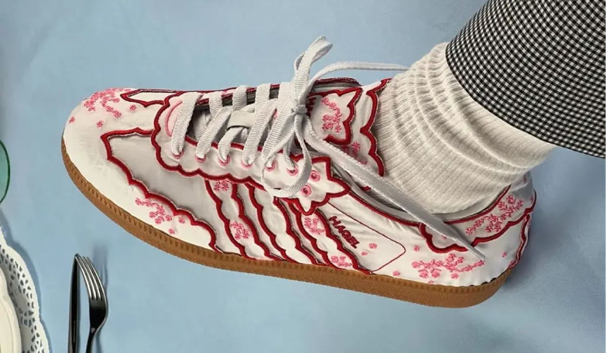 7 mẫu sneaker hồng vừa ngọt ngào, vừa cá tính giúp outfit thêm phong cách - 1