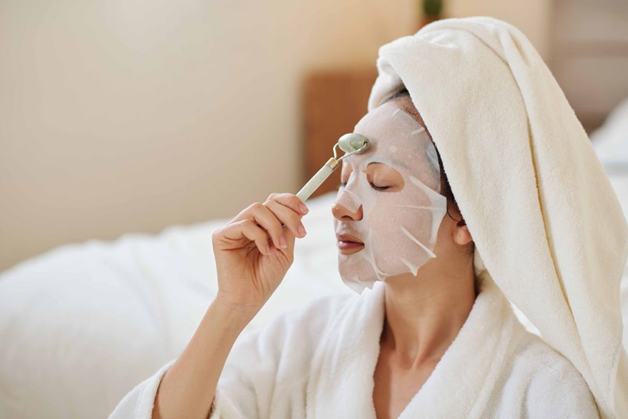 Nặn mụn xong nên làm gì? Hướng dẫn các bước chăm sóc da sau nặn mụn uy tín