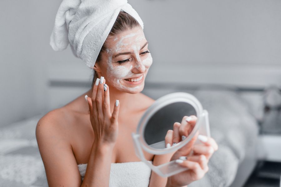 Nặn mụn xong nên làm gì? Hướng dẫn các bước chăm sóc da sau nặn mụn uy tín