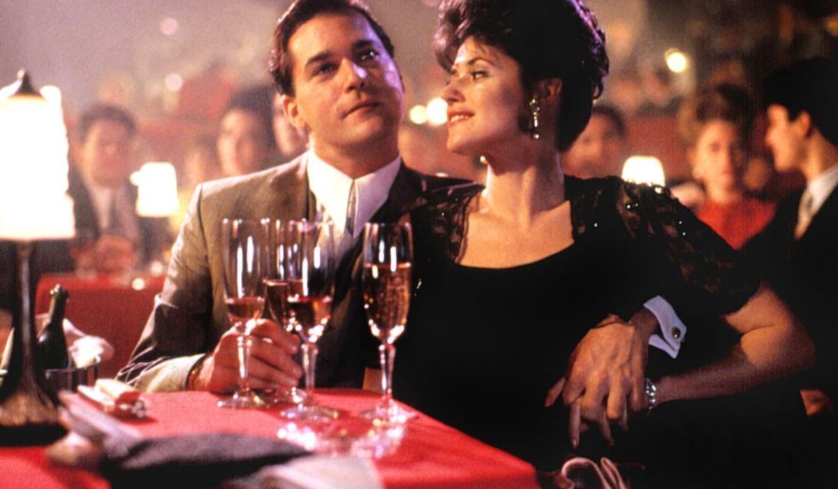 Mob Wife - Phong cách thời trang của những người vợ Mafia - 4