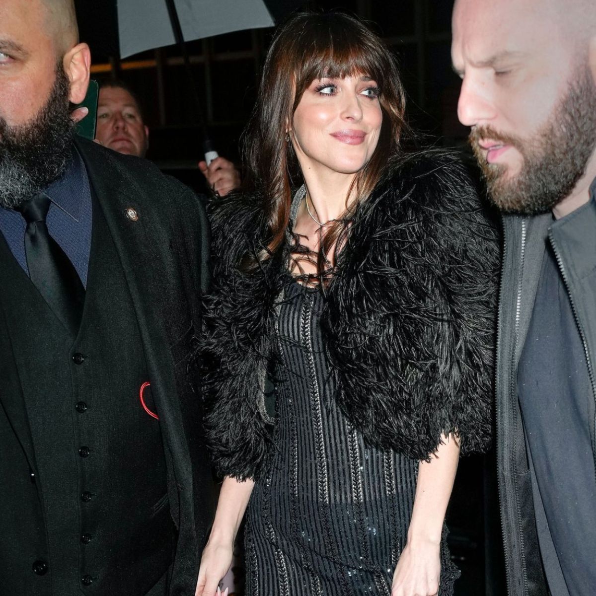 Mob Wife - Phong cách thời trang của những người vợ Mafia - 7