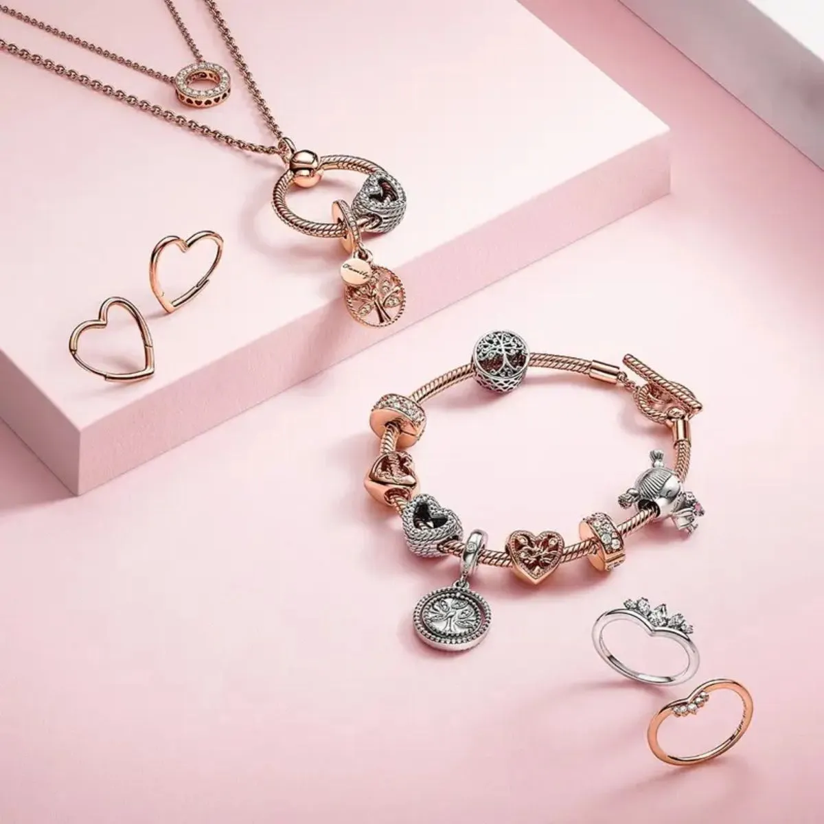 Thương hiệu Pandora của nước nào? Trang sức Pandora làm bằng gì?