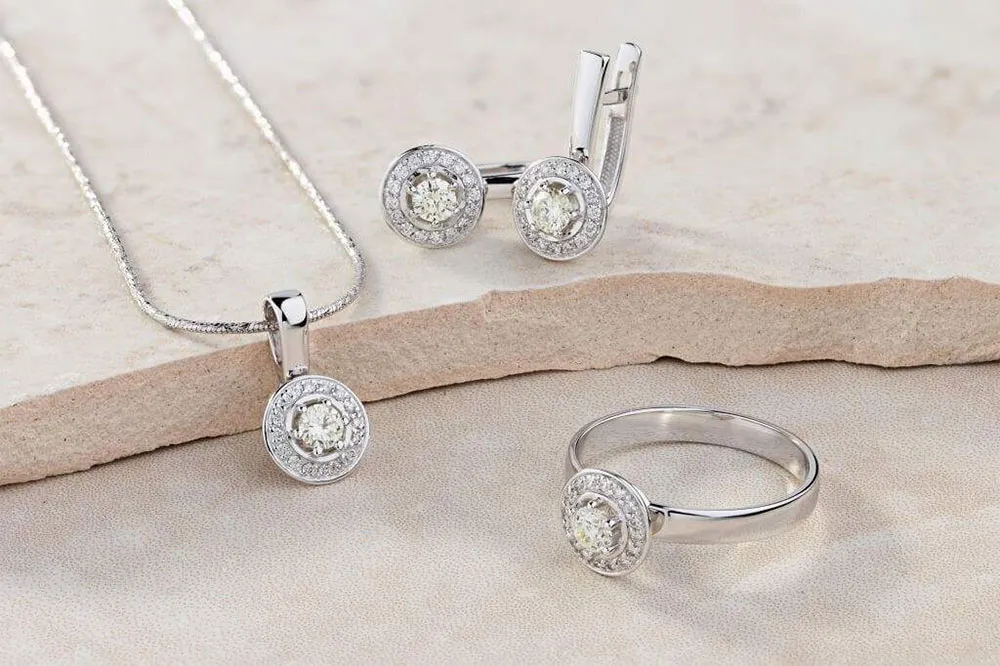Vàng Ý là gì? Bao nhiêu 1 chỉ? Vàng Ý có bị mất giá không?