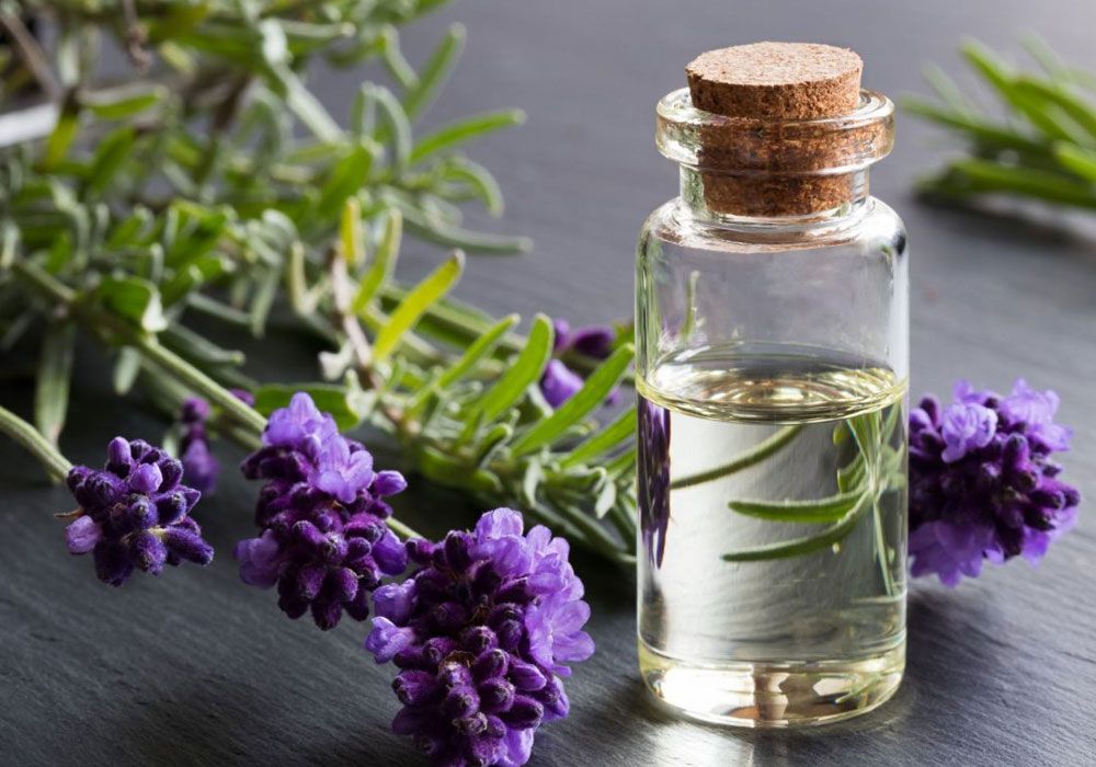 5 công thức mặt nạ tinh dầu giúp bạn cải thiện khuyết điểm làn da  - 1