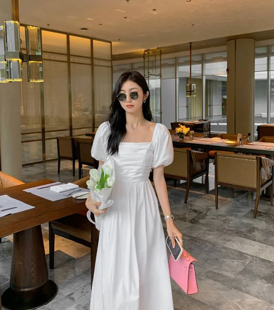 5 mẫu váy liền đang là xu hướng cho mùa xuân hè năm nay