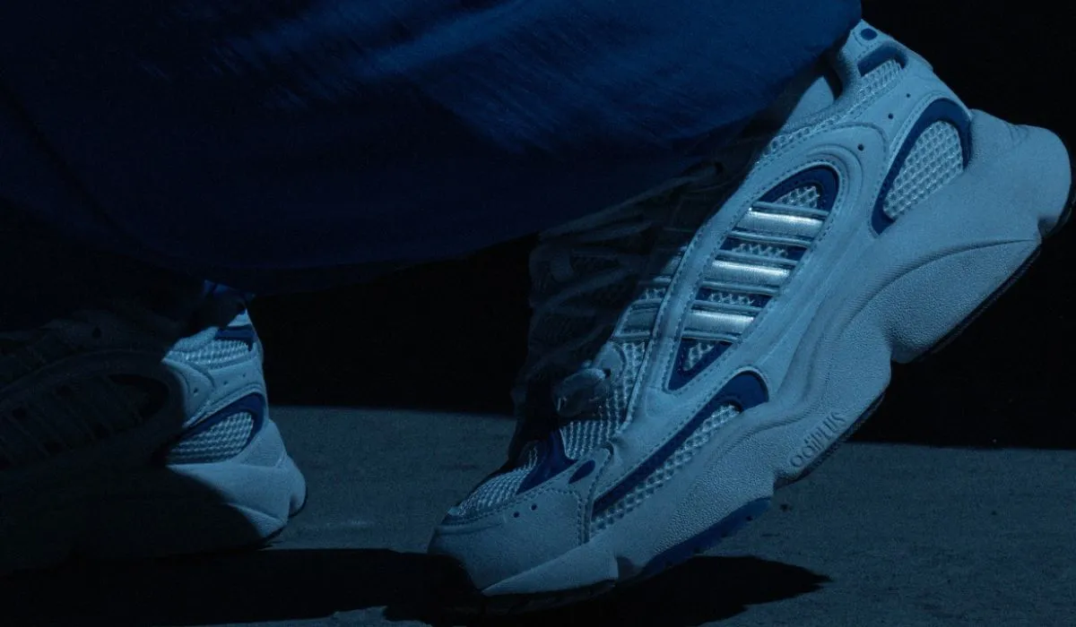 Mẫu giày Adidas 2000’s Running đánh dấu bước tiến vượt thời gian