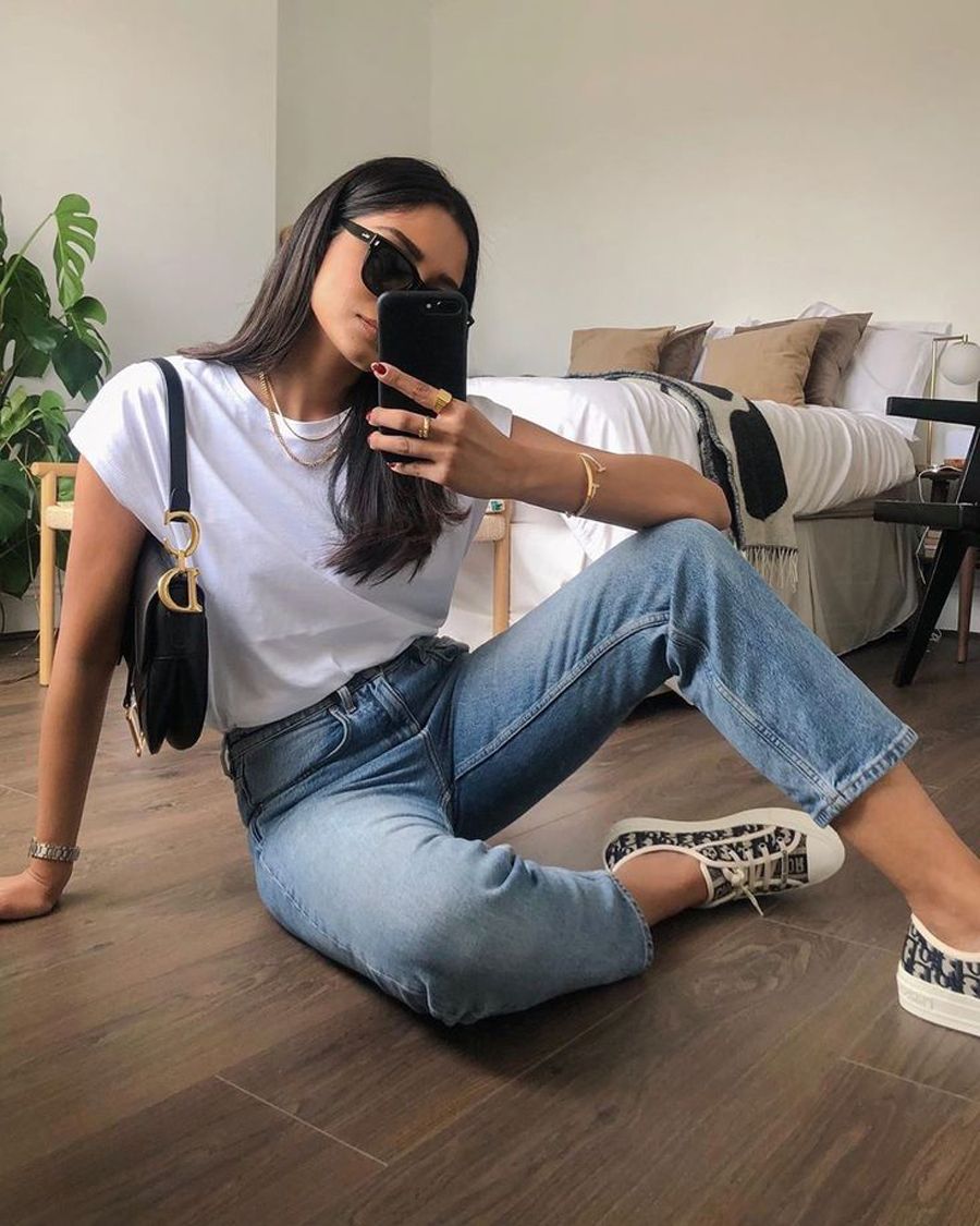 Nên mặc áo phông trắng với kiểu quần nào? 5 cách mix&match sành điệu