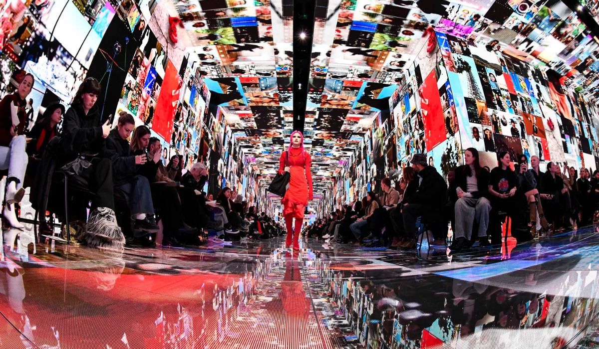 BST Balenciaga Thu Đông 2025: Đưa Balenciaga trở về nơi vốn có - 2