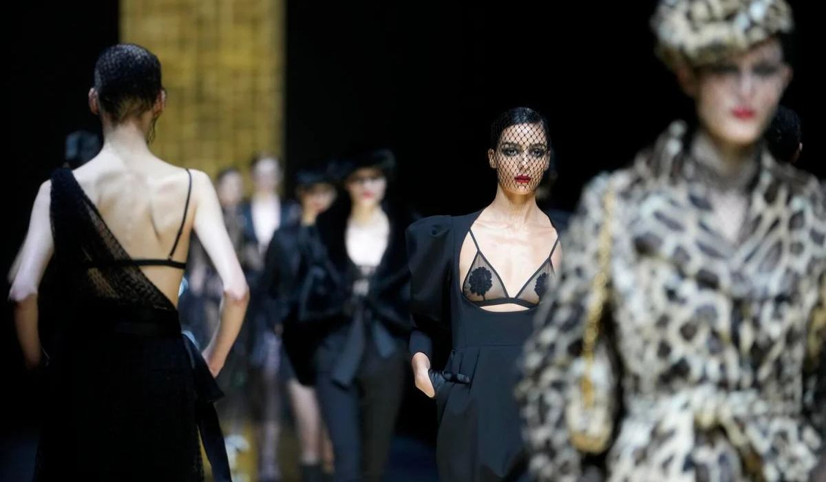 BST Docle & Gabbana Thu Đông 2025 nổi bật với các thiết kế tuxedo - 1