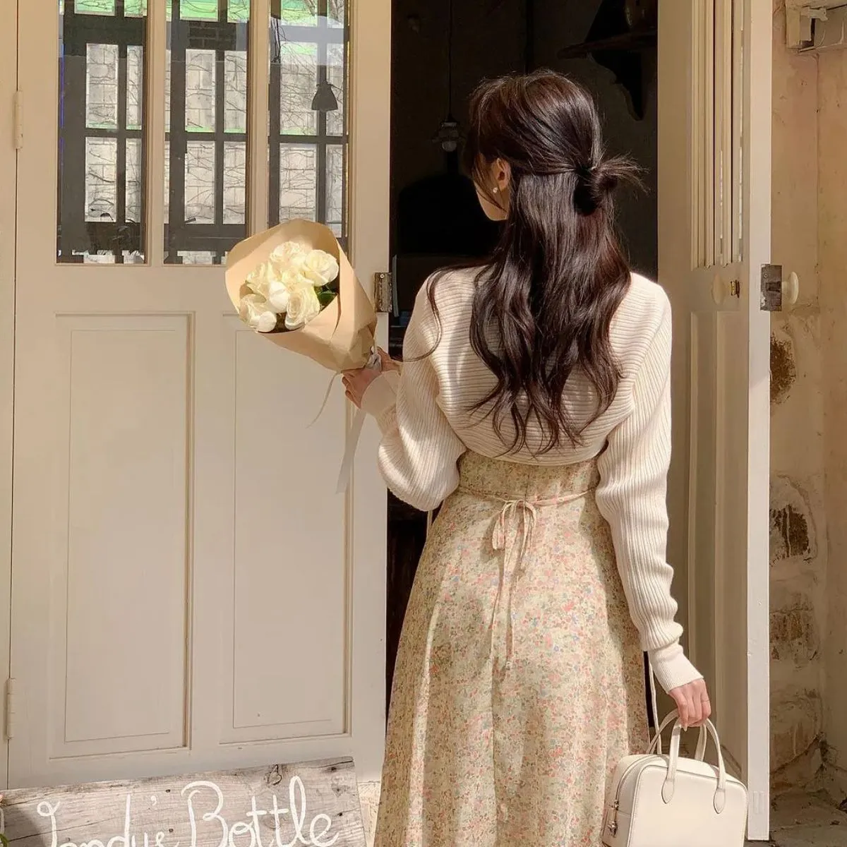 Cách buộc tóc xinh xắn, ngọt ngào khi diện váy liền - 3