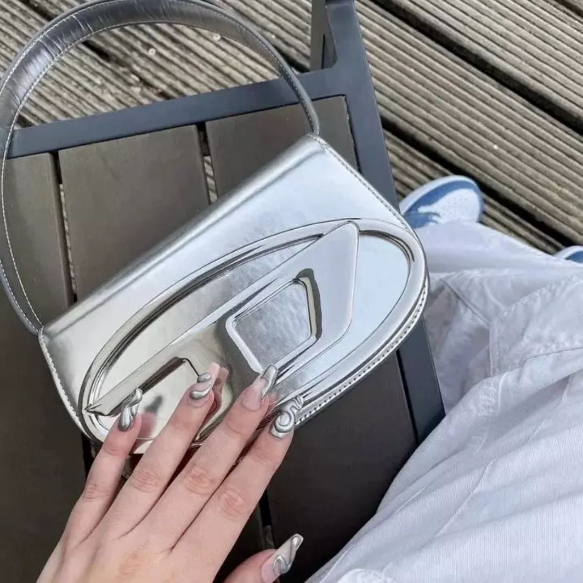 Cách chọn túi xách hợp mệnh cho nàng công sở - 1