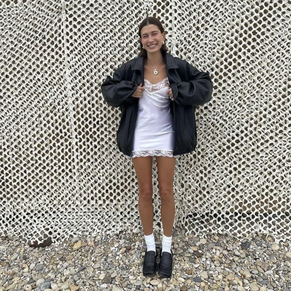 Cách diện váy ngủ ra đường gợi cảm nhưng không phản cảm - 5