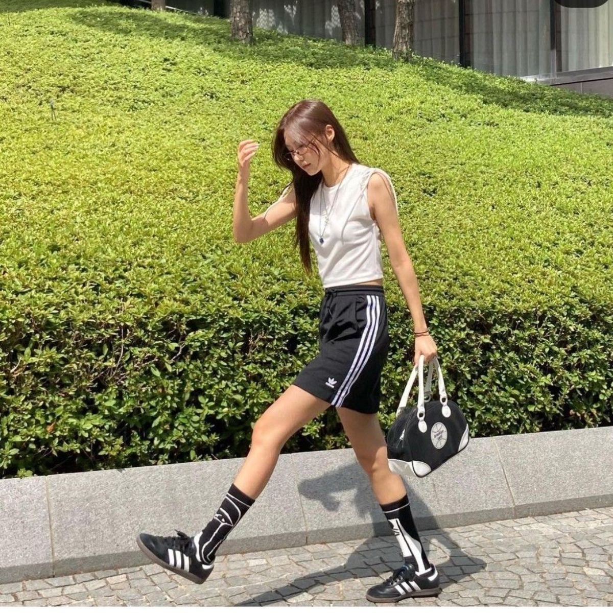 Cách phối quần thể thao cho những cô nàng yêu thích Sporty chic
