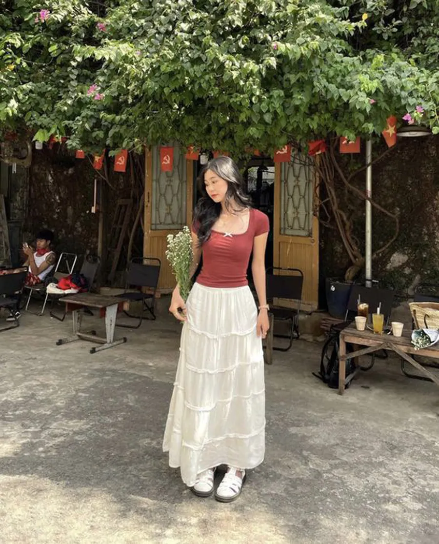 Bỏ tủ ngay 3 kiểu chân váy trắng 