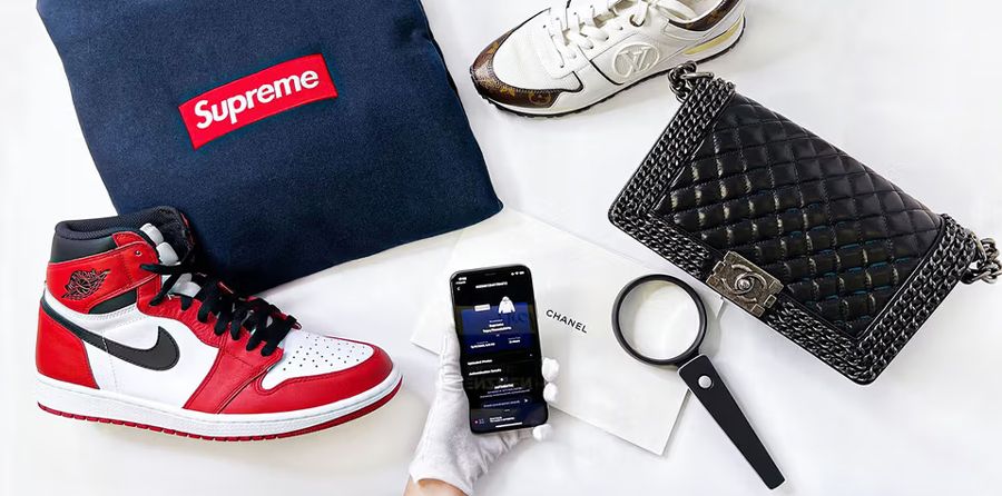 Hướng dẫn cách check legit giày sneaker hiệu quả 