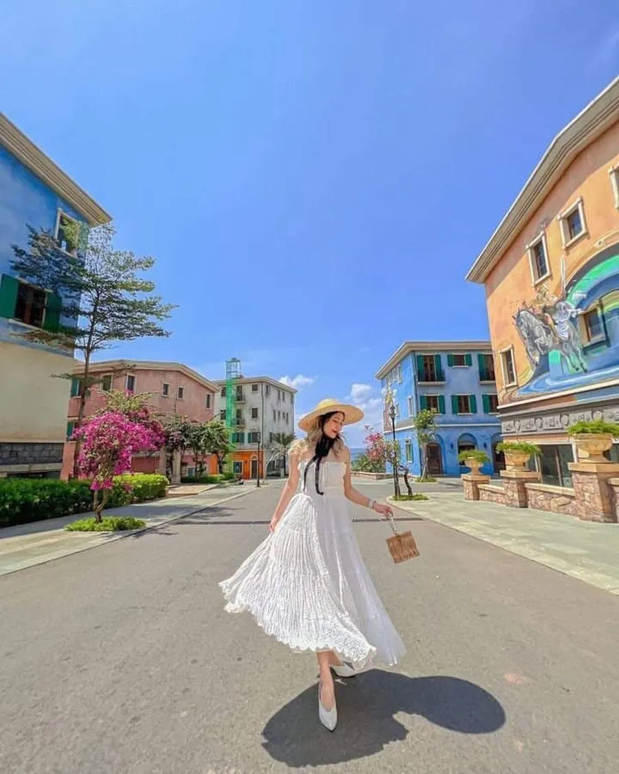 Đi Phú Quốc mặc gì đẹp? 20 cách phối đồ đi chơi Phú Quốc cho cả nam và nữ