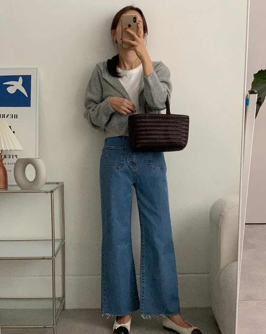 Áo thun trắng + quần jeans+ áo cardigan mỏng 