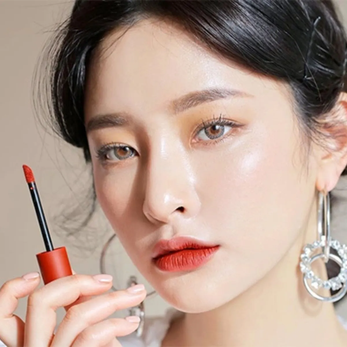 10 màu son môi con gái thích bán chạy hiện nay - 3