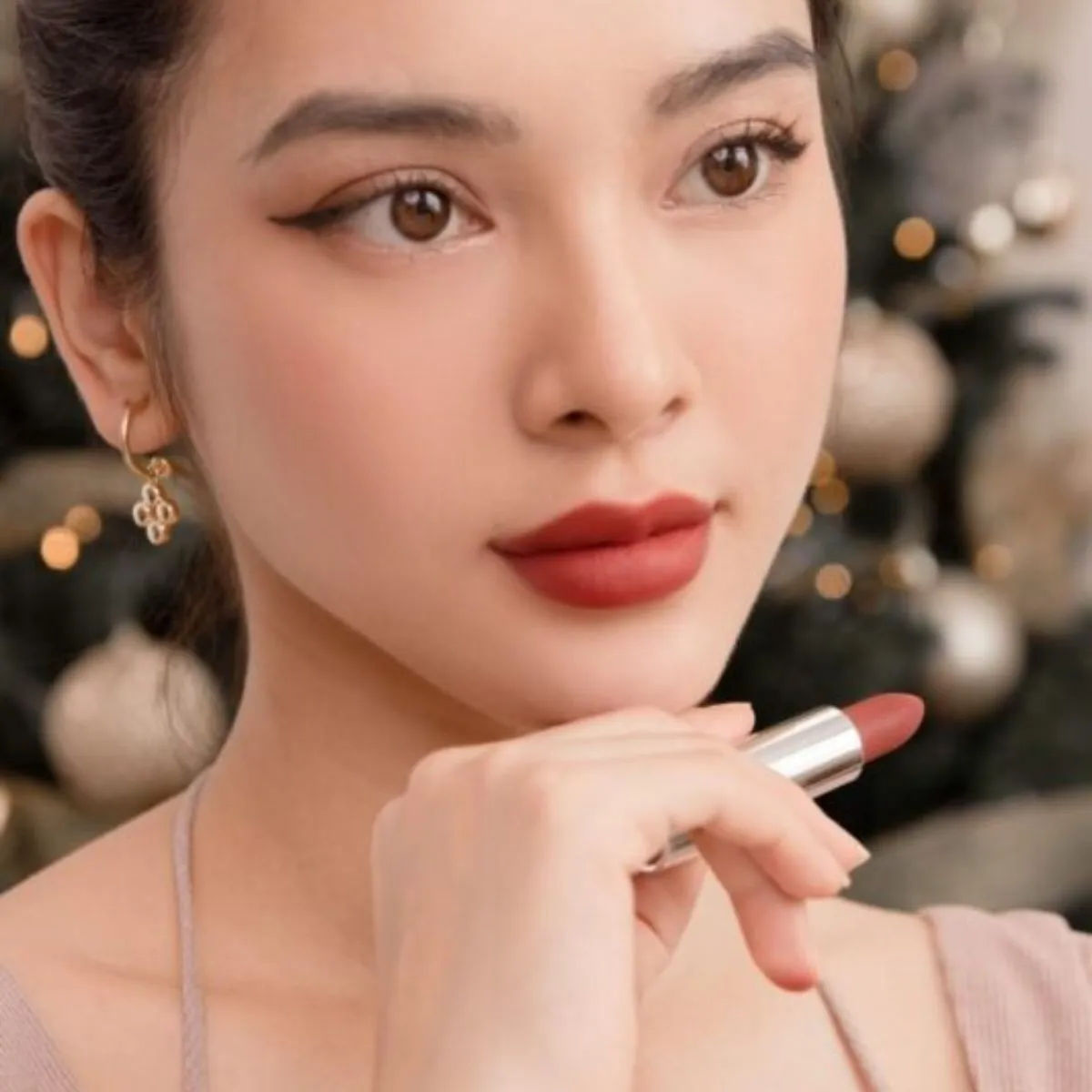 10 màu son môi con gái thích bán chạy hiện nay - 4