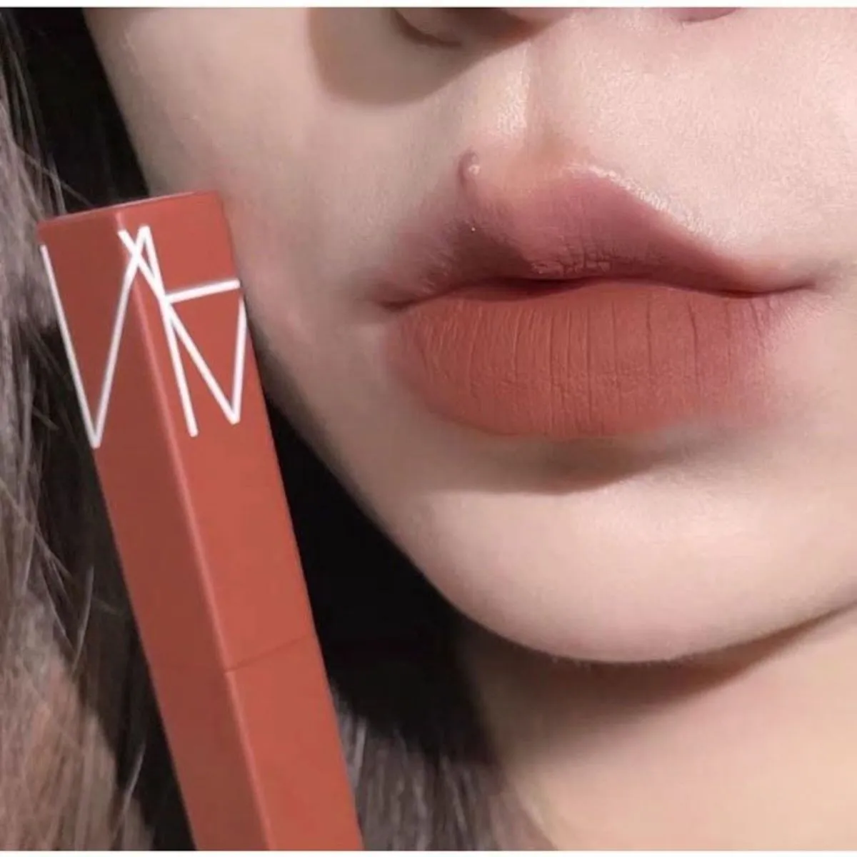 10 màu son môi con gái thích bán chạy hiện nay - 7