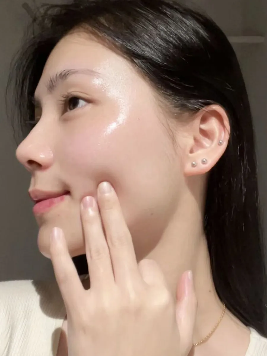 Nên thoa kem chống nắng hay kem lót trước mới đúng quy trình?