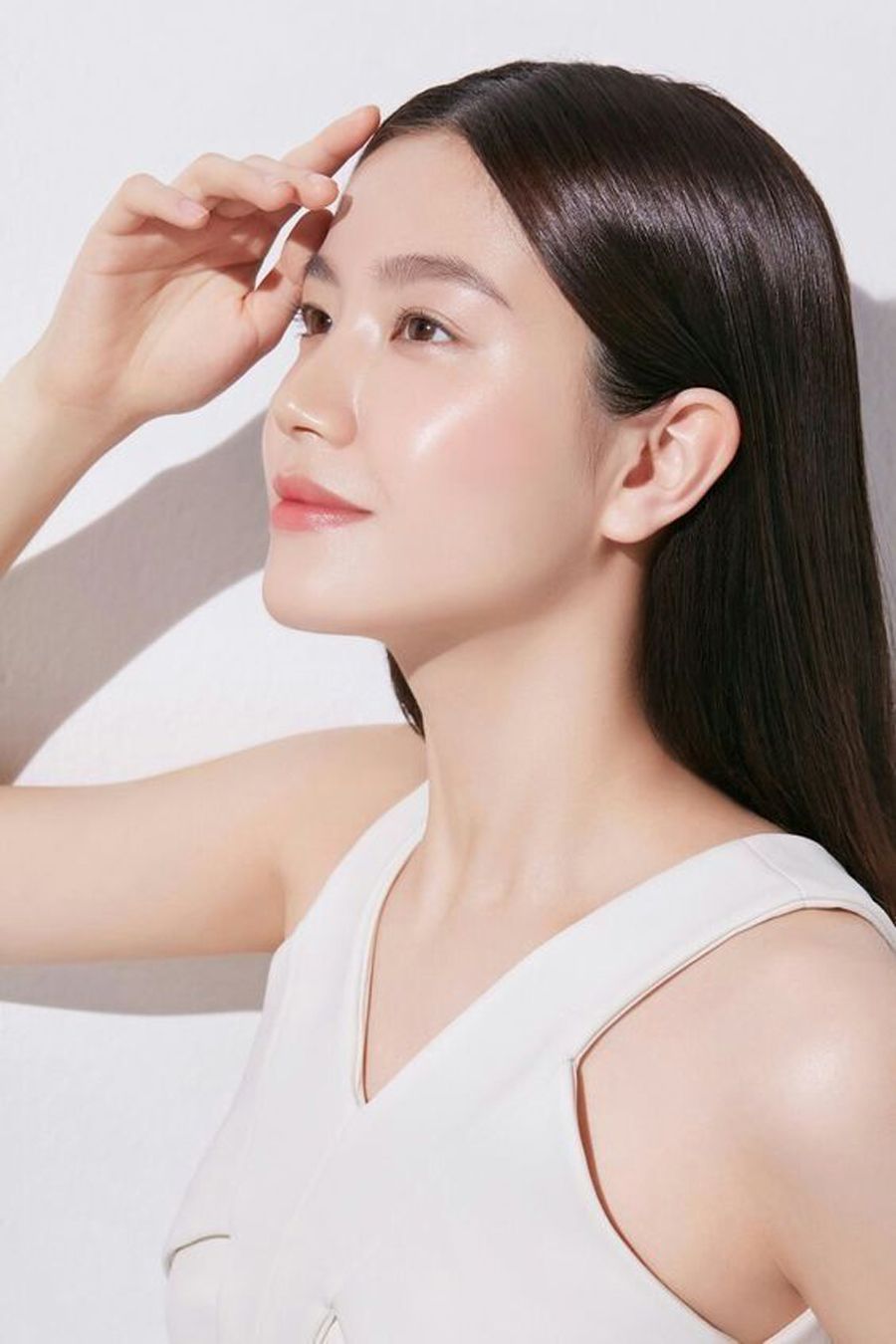 Nên thoa kem chống nắng hay kem lót trước mới đúng quy trình?
