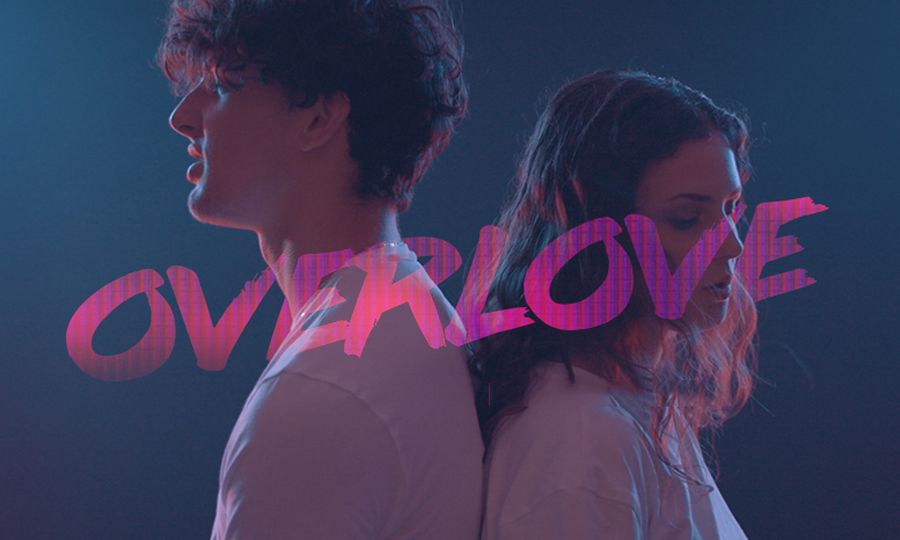 Overlove là gì? Những dấu hiệu nhận biết bạn có đang overlove trong tình yêu