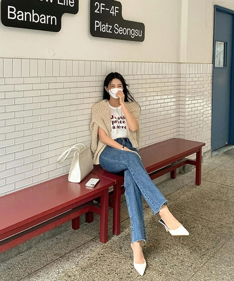 10 công thức mặc quần jeans và áo thun trắng trẻ trung, năng động