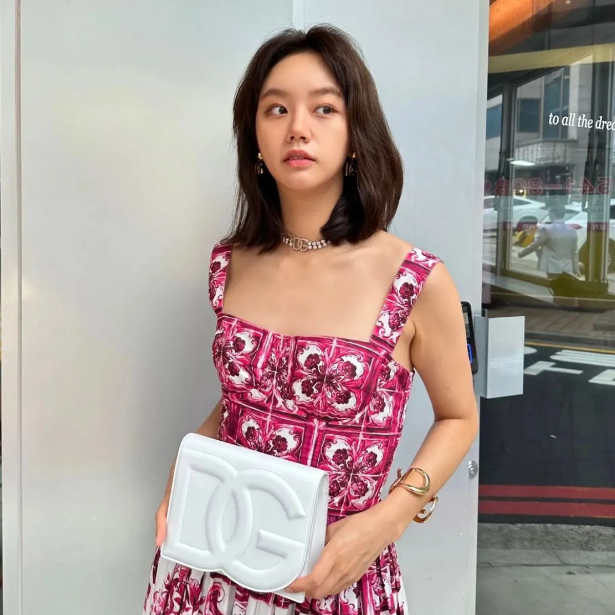 Phong cách phối đồ hàng ngày basic của Lee Hyeri - 5