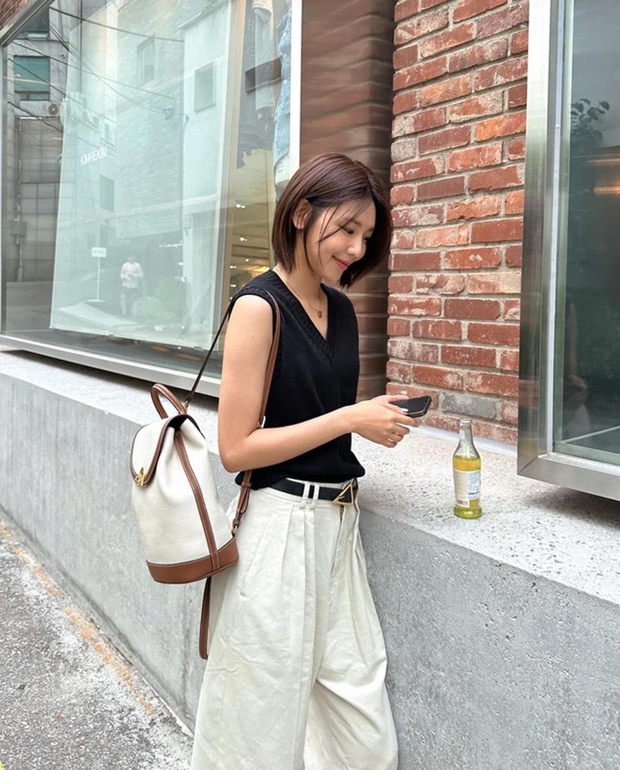 Áo gile và quần ống suông