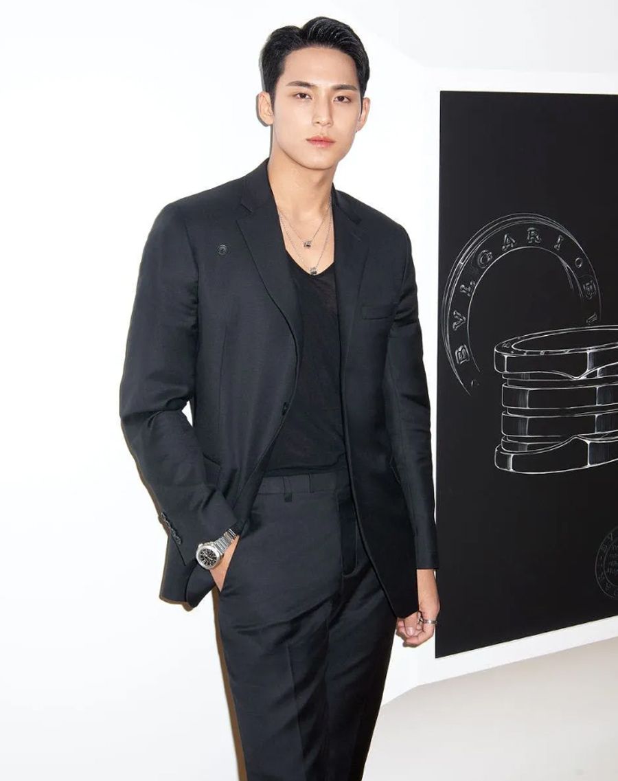 Khám phá bộ sưu tập đồng hồ xa xỉ của nhóm nhạc SEVENTEEN