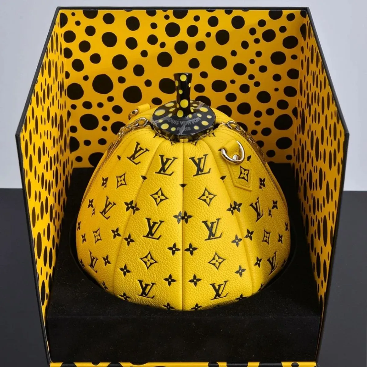 Bộ sưu tập túi xách Louis Vuitton của LISA (Black Pink) có gì? - 2