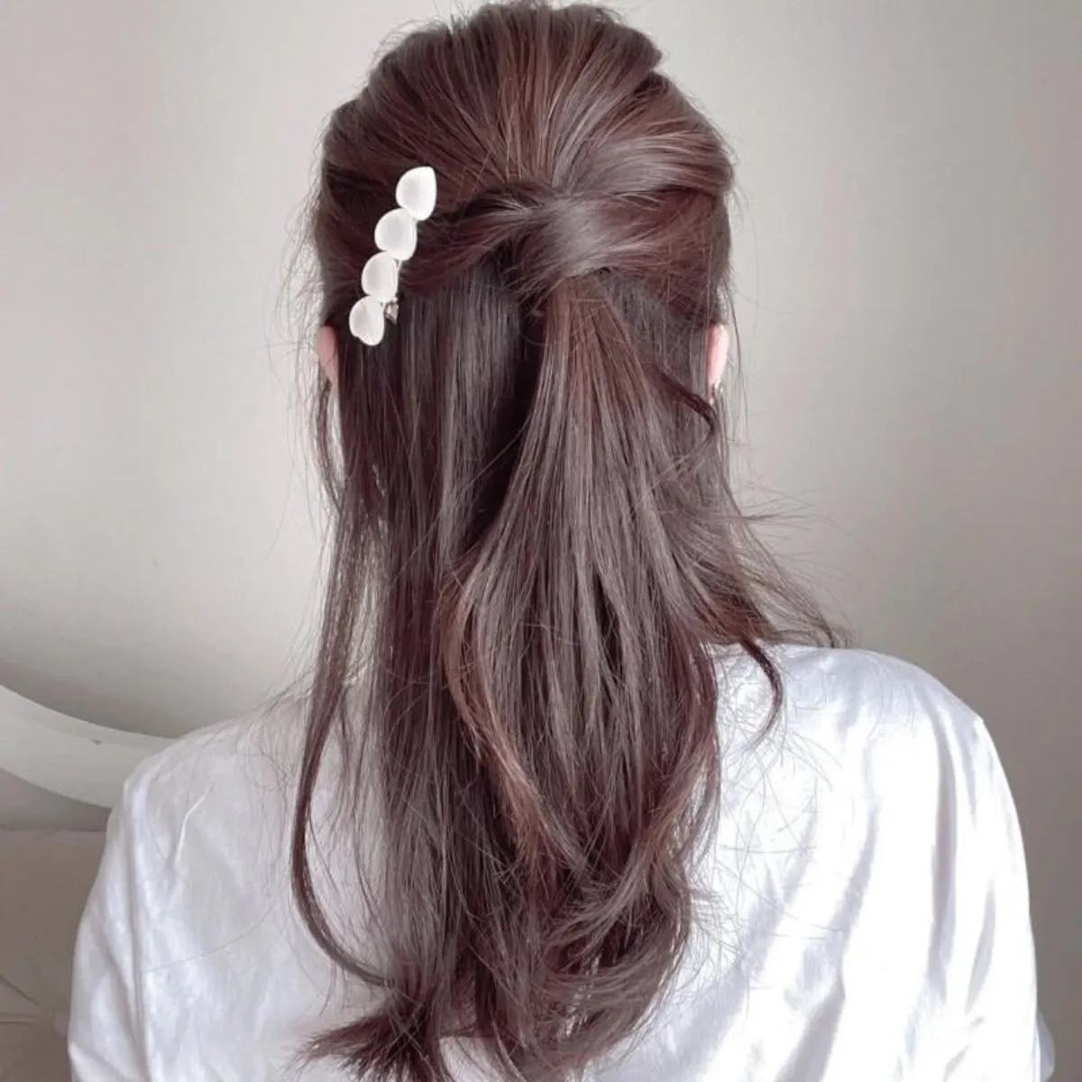 Cách buộc tóc cho tóc mỏng thưa giúp tóc trông dày và bồng hơn