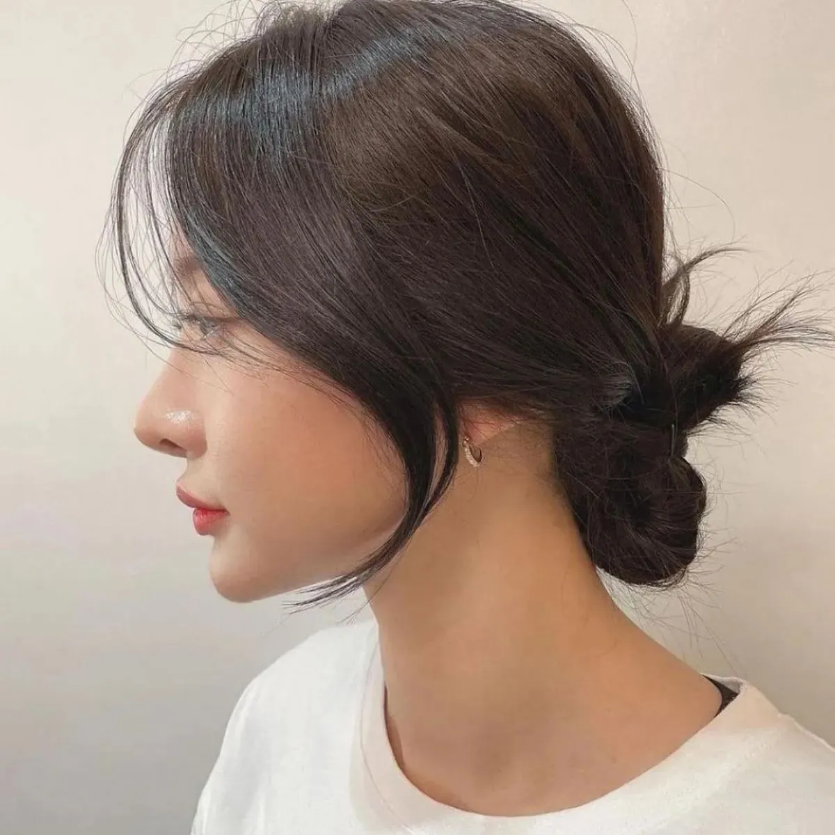 Cách buộc tóc cho tóc mỏng thưa giúp tóc trông dày và bồng hơn
