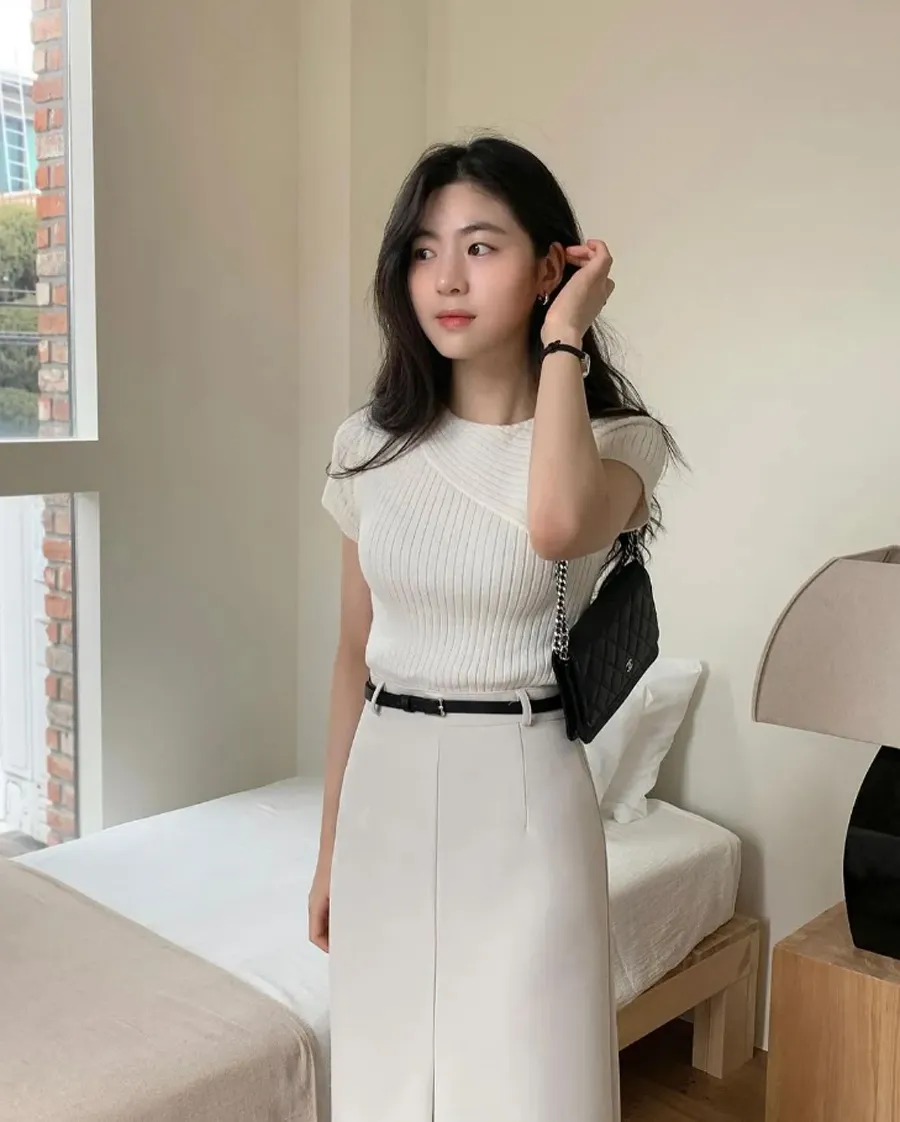6 cách diện thắt lưng bản nhỏ giúp nàng công sở trẻ trung và thanh lịch