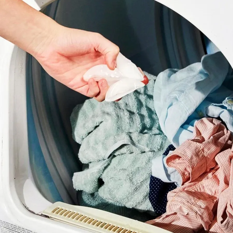 Gợi ý 10+ cách làm phẳng quần áo không cần bàn ủi nhanh chóng